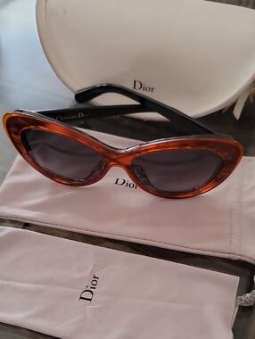 Dior Amber Tortoiseshell Cat-Eye Sunglasses with Dark Gray Lenses